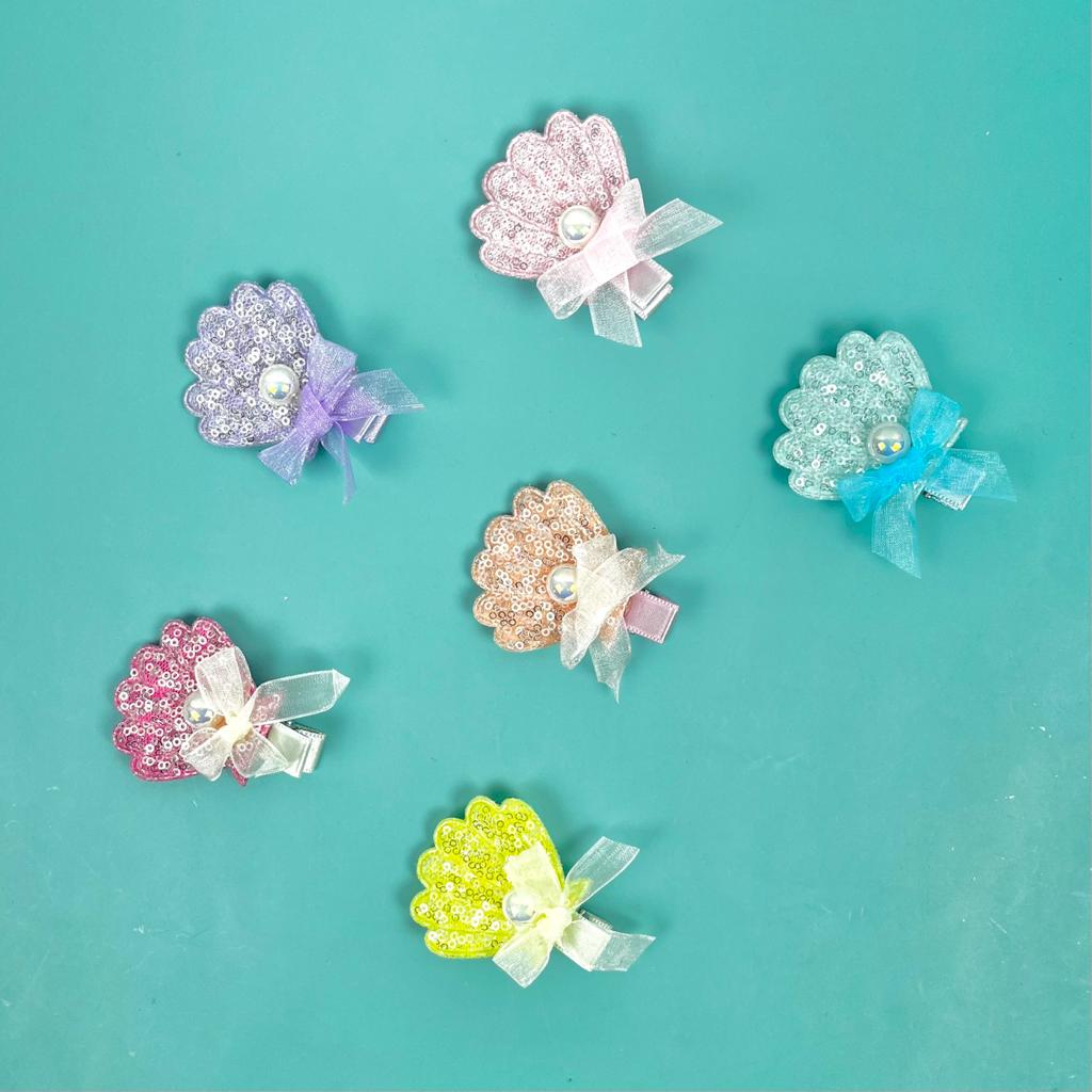 Seaside Serenity: Embrace the Ocean with our Sea Shell Hair Clip
