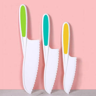 Plastic Knife Set with Toddler Knife, Peeler, Cookie Cutter, and Cutting Board (Random Color)