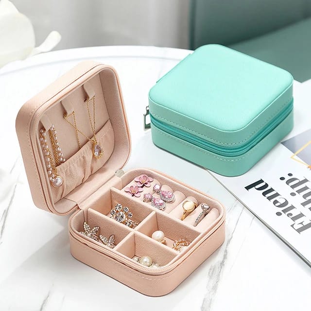 Efficient and Elegant Mini Jewellery Box: Neatly Store and Safeguard Y
